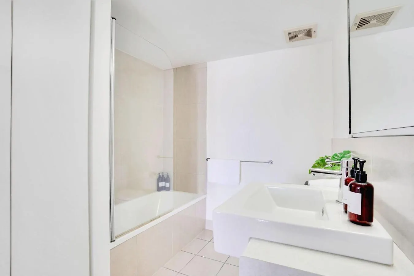 Cairns Central Condo Apartment